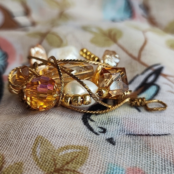 Mixed Media Wire Wrapped Gold Tone Faux Pearl Crystal Shell Necklace Pendant - Picture 3 of 10